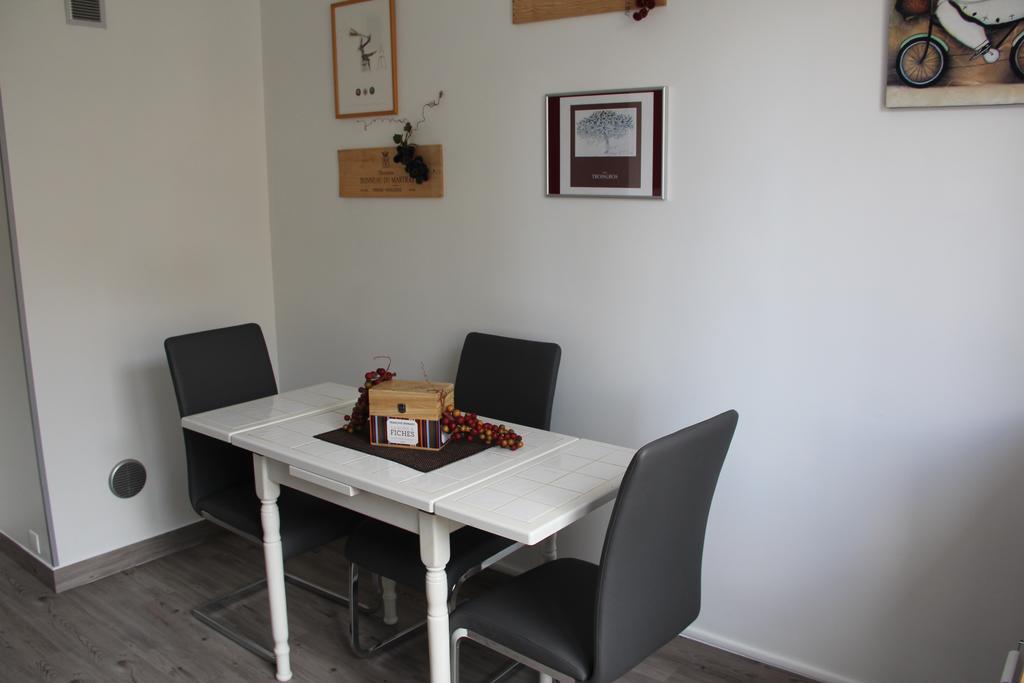 Apart'Hotel Les Floralies Roanne Bilik gambar